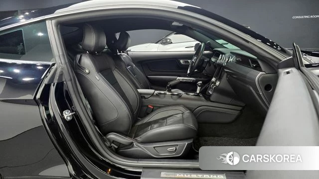 Ford Mustang 2018 Черный из Кореи, фото 2