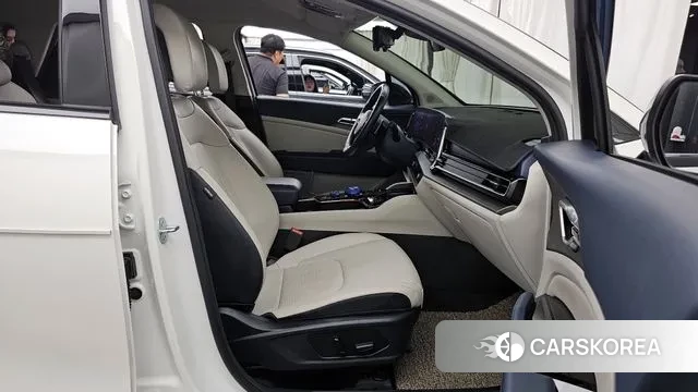 Kia Sportage 5th Generation 2023 Белый из Кореи, фото 2