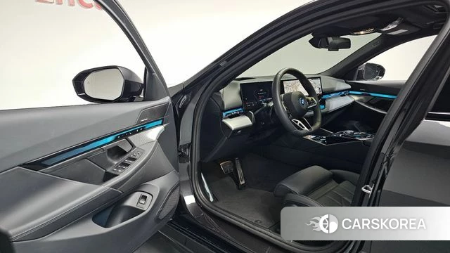 BMW i5 (G60) 2024 Серый из Кореи, фото 2