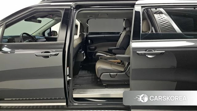 Kia The New Carnival 4th Generation 2024 Серый из Кореи, фото 2