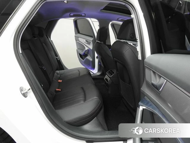 Audi A6 (C8) 2021 Белый из Кореи, фото 2