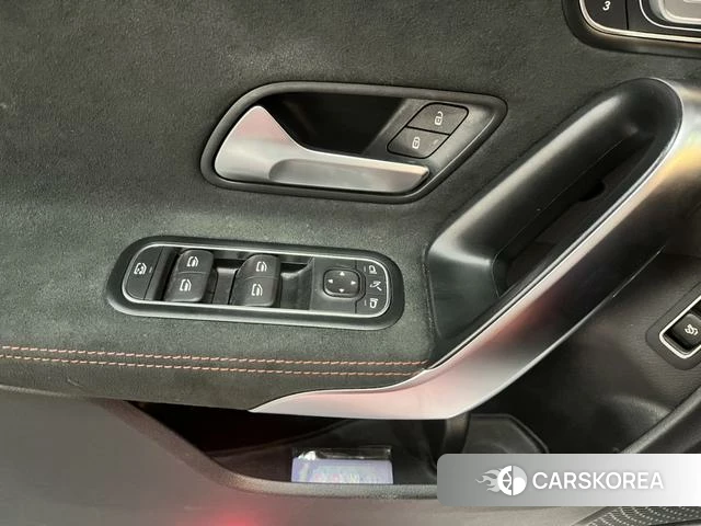 Mercedes-Benz CLA (import) 2021 Белый из Китая, фото 2