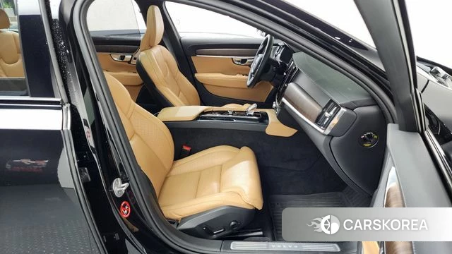 Volvo V90 Cross-Country 2024 Черный из Кореи, фото 2