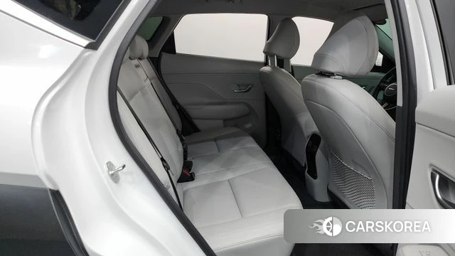Hyundai Kona (SX2) 2024 Белый из Кореи, фото 2
