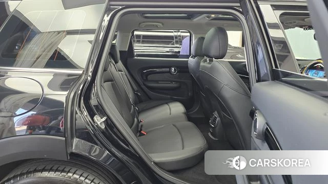 Mini Cooper Clubman 2024 Черный из Кореи, фото 2