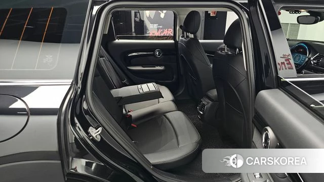Mini Cooper Clubman 2024 Черный из Кореи, фото 2