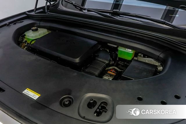 AITO Ask the world M8 2025 Серебристо-серый из Китая, фото 2