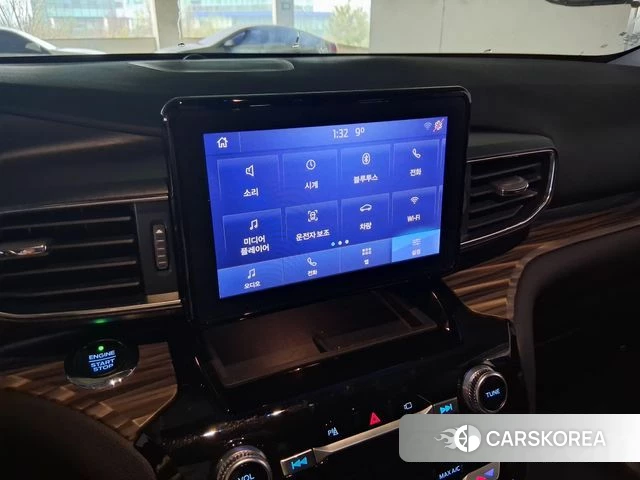 Ford Explorer 6th Generation 2021 Песочный из Кореи, фото 2