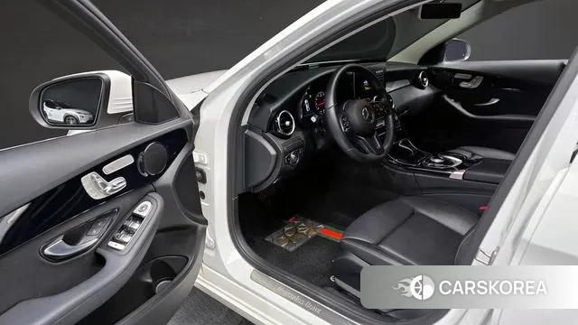 Mercedes-Benz C-Class W205 2019 Белый из Кореи, фото 2