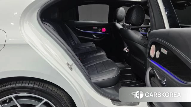 Mercedes-Benz E-Class W213 2023 Белый из Кореи, фото 2