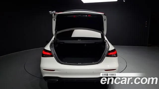 Mercedes-Benz E-Class W213 2022 Белый из Кореи, фото 2