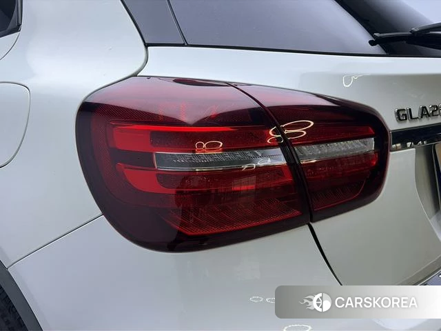 Mercedes-Benz GLA 2018 Белый из Китая, фото 2