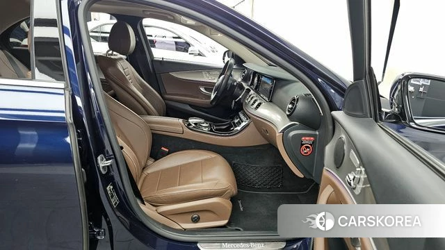 Mercedes-Benz E-Class W213 2018 Синий из Кореи, фото 2