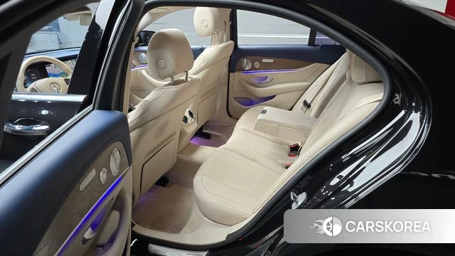 Mercedes-Benz E-Class W213 2018 Черный из Кореи, фото 2