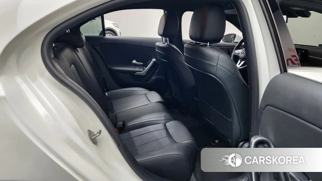 Mercedes-Benz A-Class W177 2021 Белый из Кореи, фото 2