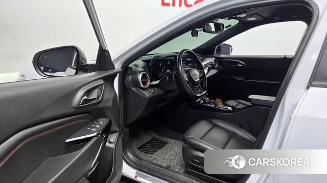 Chevrolet (GM Daewoo) Trax Crossover 2023 Белый из Кореи, фото 2