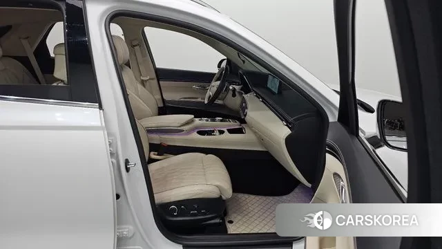 Genesis GV70 2023 Белый из Кореи, фото 2