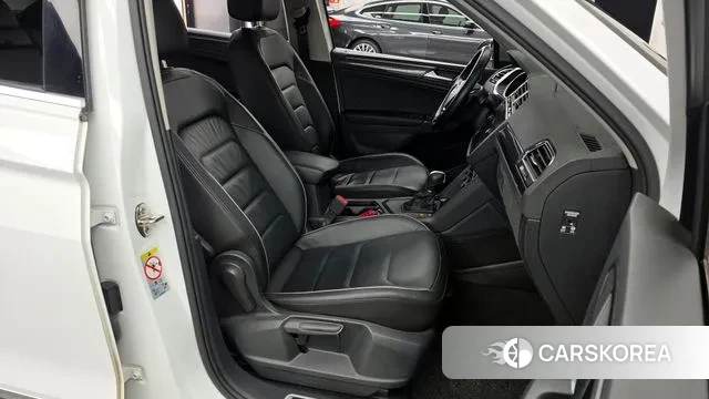 Volkswagen Tiguan second Generation 2018 Белый из Кореи, фото 2