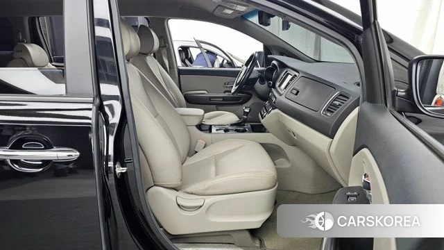 Kia The New Carnival 2018 Черный из Кореи, фото 2