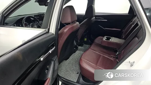 Kia Seltos 2022 Белый из Кореи, фото 2