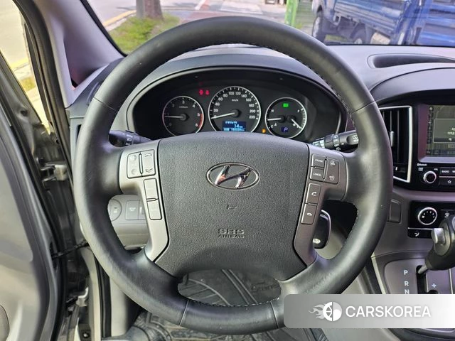Hyundai The New Grand Starex 2019 Серебристо-серый из Кореи, фото 2