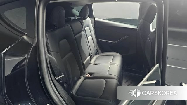 Tesla Model Y 2023 Черный из Кореи, фото 2