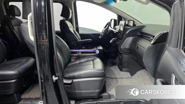 Hyundai Staria 2021 Черный из Кореи, фото 2