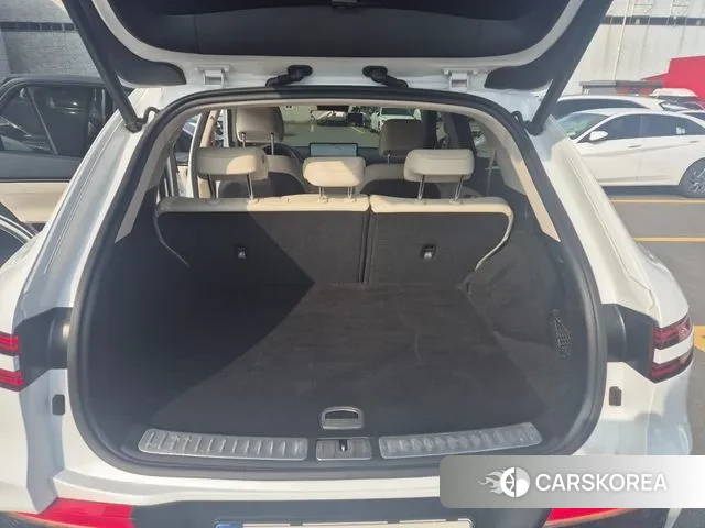 Genesis GV70 2023 Белый из Кореи, фото 2