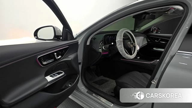 Mercedes-Benz E-Class W214 2024 Серебристо-серый из Кореи, фото 2