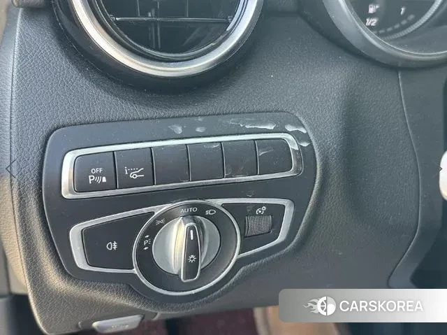 Mercedes-Benz C-Class W205 2018 Черный из Кореи, фото 2