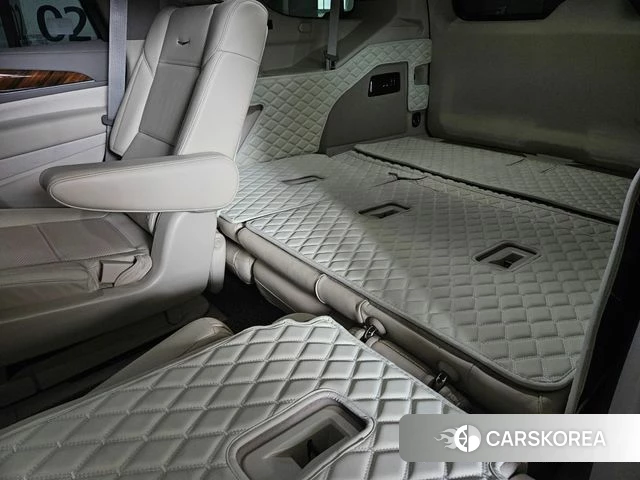 Cadillac Escalade 5th Generation 2021 Песочный из Кореи, фото 2