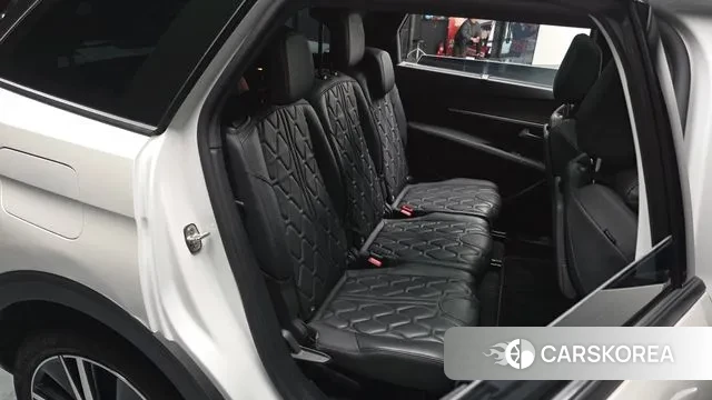 Peugeot 5008 second generation 2023 Белый из Кореи, фото 2