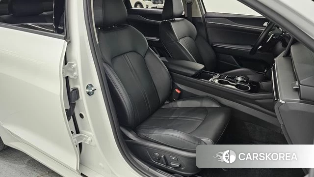 Kia The New K5 3rd generation 2025 Белый из Кореи, фото 2