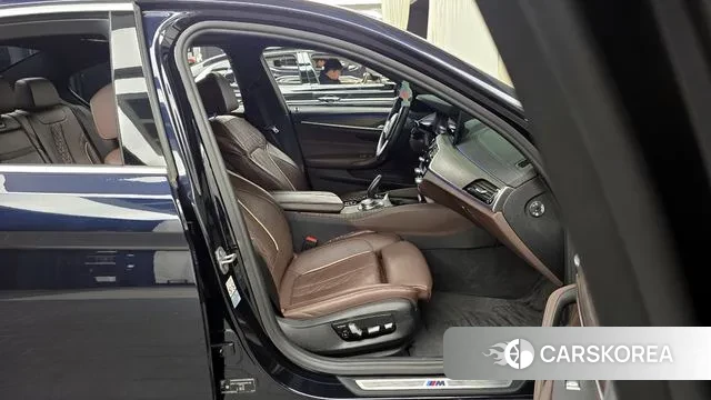 BMW 5 Series (G30) 2020 Черный из Кореи, фото 2