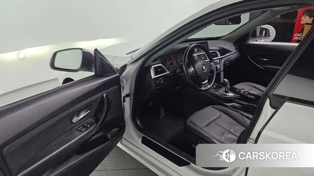 BMW 3 Series GT (F34) 2018 Белый из Кореи, фото 2