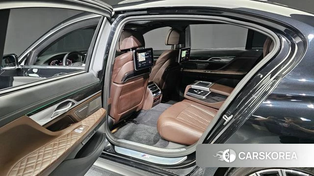 BMW 7 Series (G11) 2020 Черный из Кореи, фото 2
