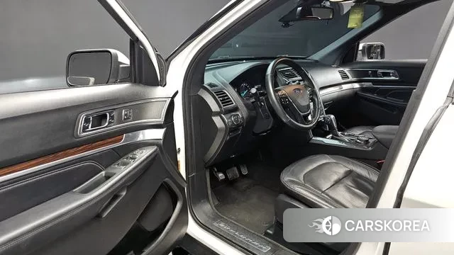 Ford Explorer 2018 Белый из Кореи, фото 2