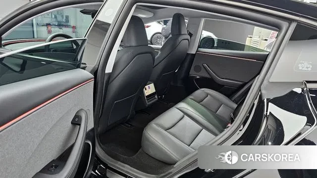 Tesla Model 3 2025 Черный из Кореи, фото 2