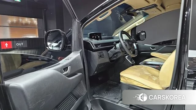 Hyundai Staria 2023 Черный из Кореи, фото 2