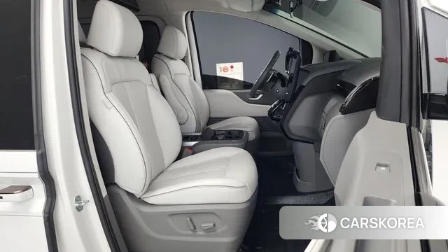 Hyundai Staria 2022 Белый из Кореи, фото 2