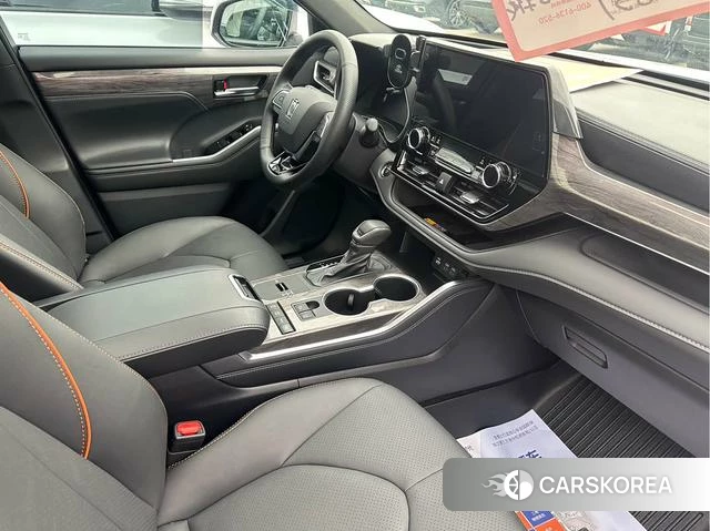Toyota Crown Lufang 2024 Белый из Китая, фото 2