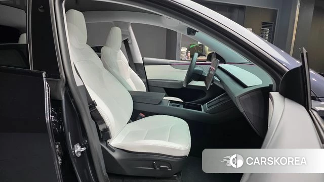 Tesla Model Y 2025 Серый из Кореи, фото 2