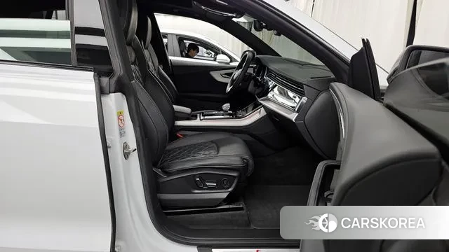 Audi Q8 (4M) 2022 Белый из Кореи, фото 2
