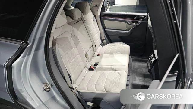 Volkswagen Touareg 3rd generation 2026 Серебряный из Кореи, фото 2