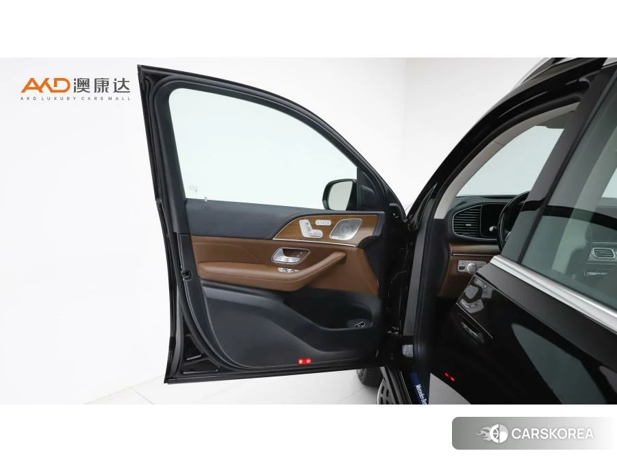 Mercedes-Benz GLS 2023 Черный из Китая, фото 2