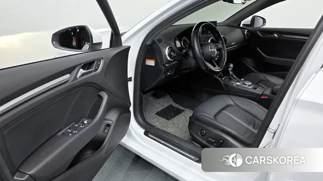 Audi New A3 2018 Белый из Кореи, фото 2