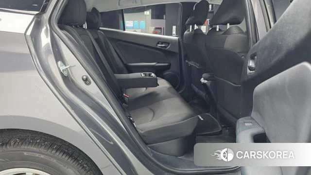 Toyota Prius 4th Generation 2021 Серый из Кореи, фото 2