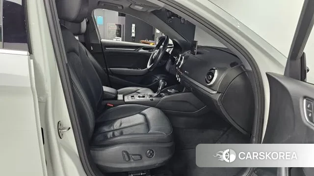 Audi New A3 2018 Белый из Кореи, фото 2