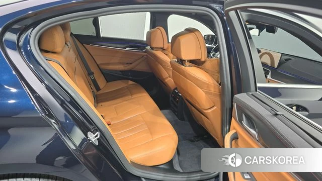 BMW 5 Series (G30) 2023 Черный из Кореи, фото 2