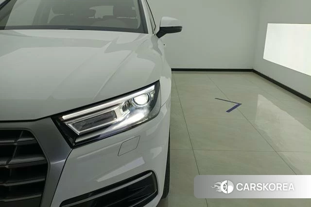Audi Q5L 2019 Белый из Китая, фото 2